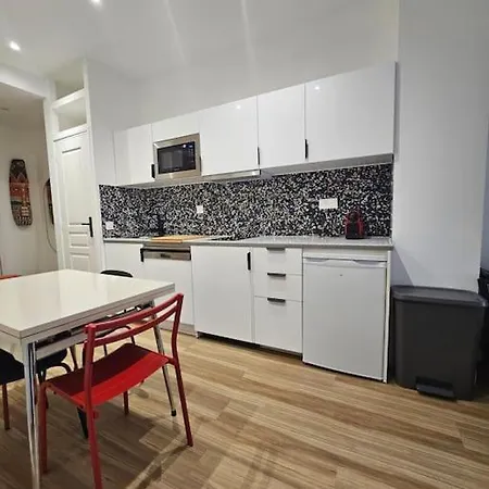 Chic Montmartre Apartment-3