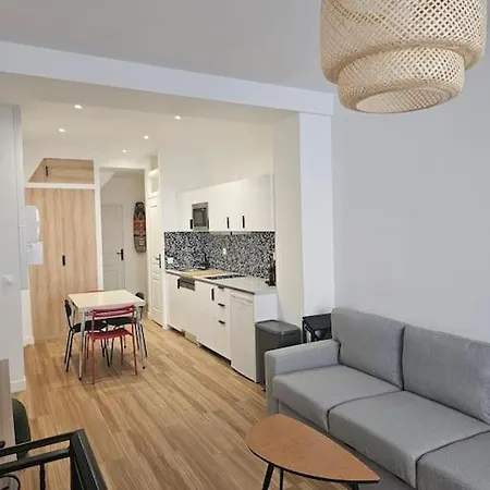 Chic Montmartre Apartment-2